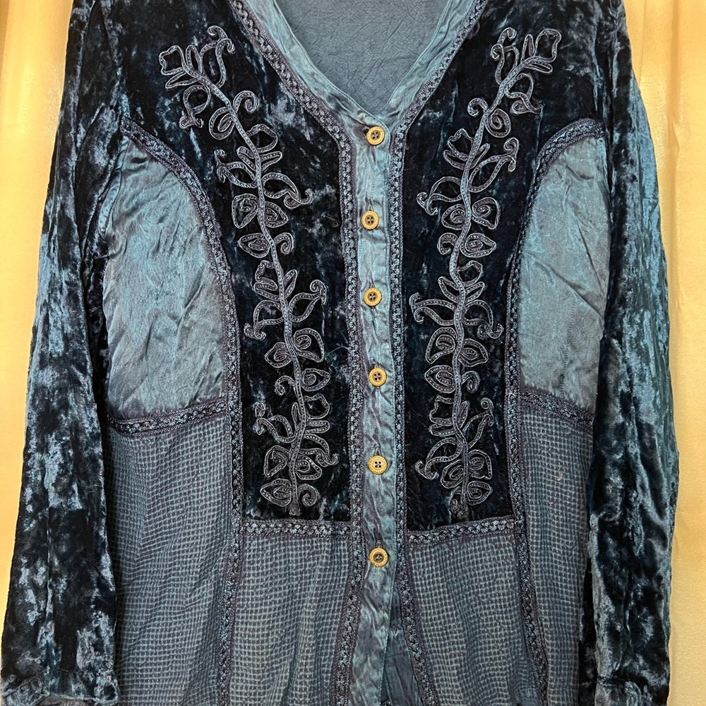 Women's One Size Velour/Velvet Blue Skirt and Shirt Set with Embroidering - Picture 10 of 13
